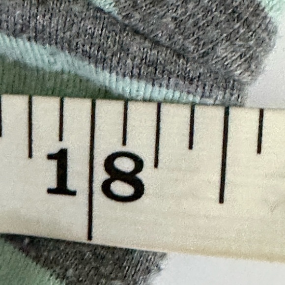 Liz Lange Maternity sz med top knit gray and lite green stripe - Picture 4 of 13